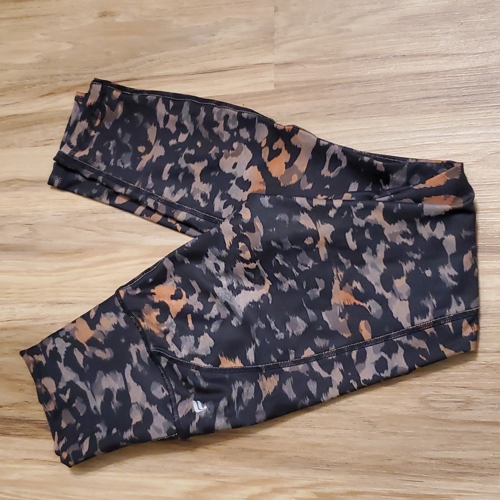 Fabletics leggings with inside pocket